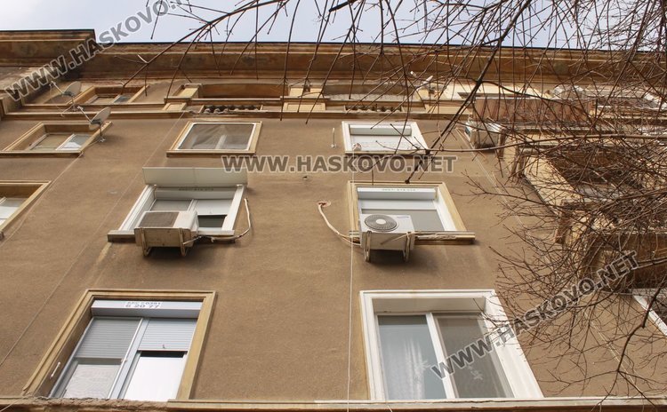 Пропуски бавят проекта за обновяване на блоковете по бул."България"