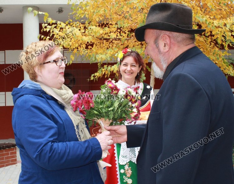 С хляб и сол посрещнаха директор на финландска библиотека в Димитровград