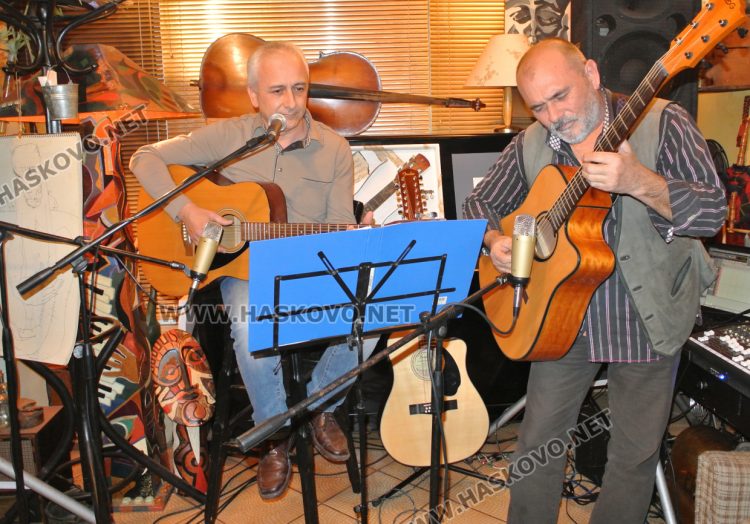 Калин Найденов завъртя колелото на съдбата в новия си албум