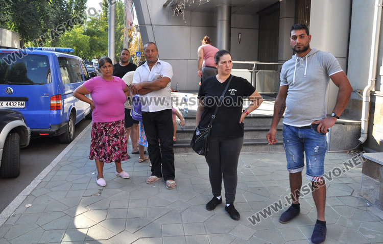 6 месеца условно за побой над полицай в Районното