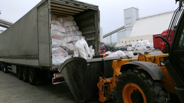 52 млн.контрабандни  цигари и 19 т. незаконен тютюн станаха на пепел 