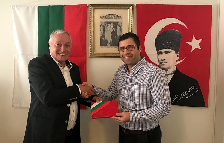 Българските изселници искат консулство в Измир