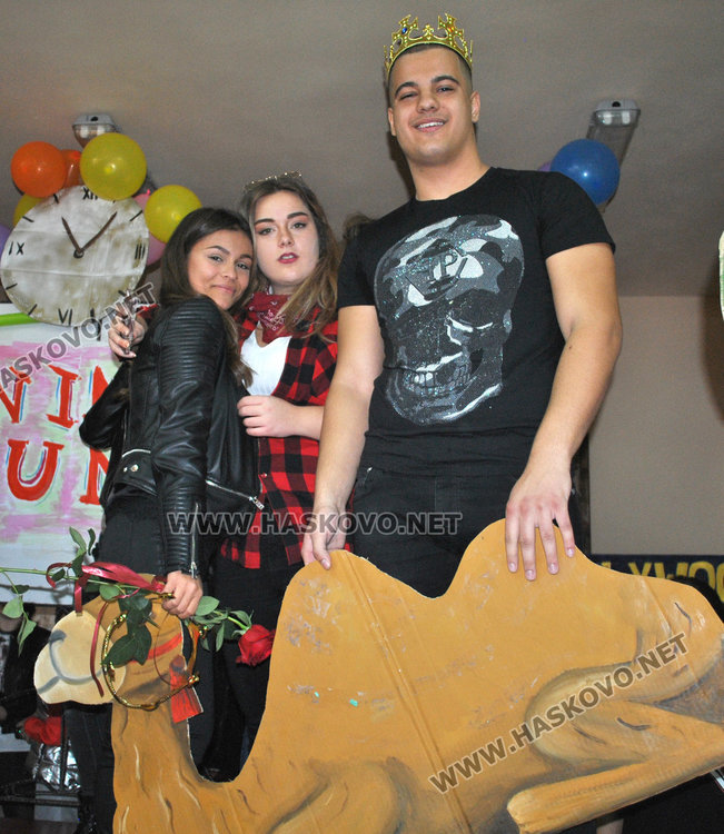 Коронясаха краля и кралицата на фашинга в Езиковата, темата ще е „Неон в джунглата“