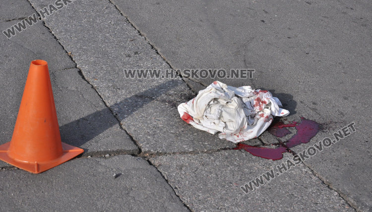 Възрастен хасковлия в болница след сблъсък с камион до пазара