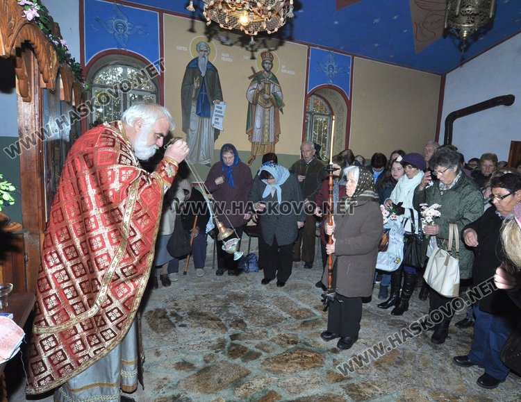 Архиерейски наместник Георги Тодев отслужи тържествена литургия