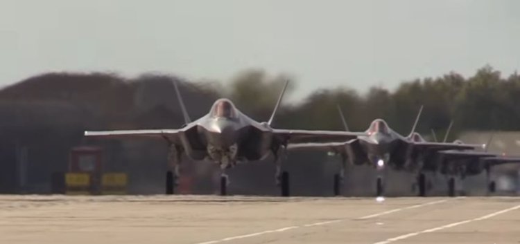 Първите три изтребителя пето поколение F-35A пристигнаха в Норвегия (видео)