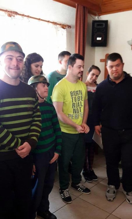 Младежи със синдром на Даун представят пиесата "Звездна сцена" в РДТ