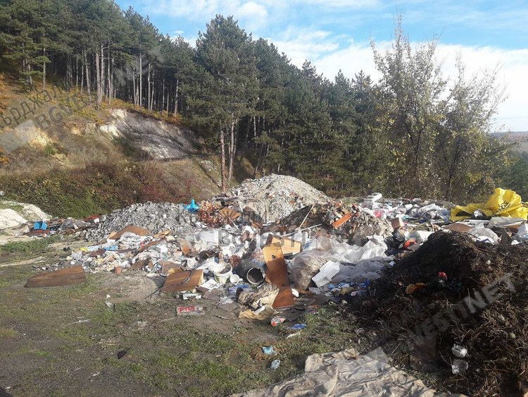 С напредването на санирането се множат незаконните сметища
