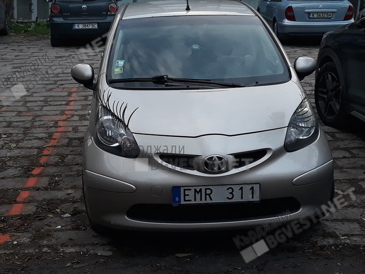 Нова мода, фарове намигат в Кърджали