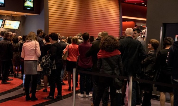 "Възвишение" се извиси до номер едно в боксофиса ни