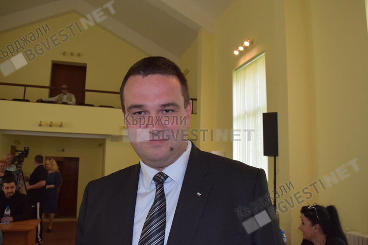  Внезапна проверка: Общината проверява областна администрация за водомер