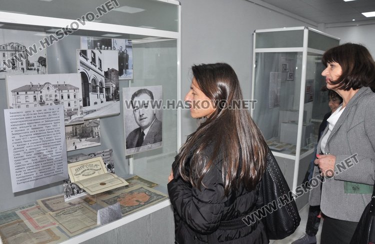  Показаха парите от древността в новата изложбена зала на Музея