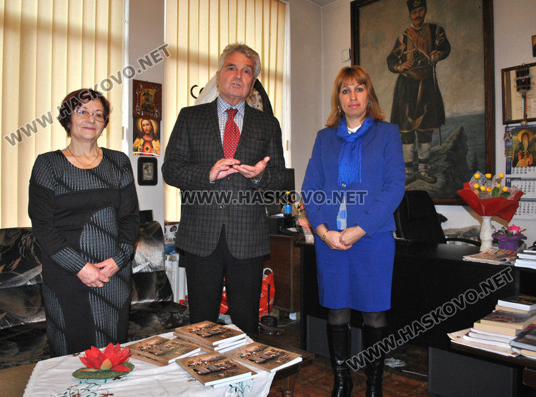 Тонка Василева, Кирил Сарджев и Анета Георгиева 