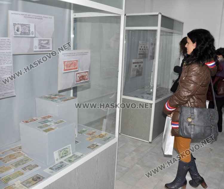  Показаха парите от древността в новата изложбена зала на Музея