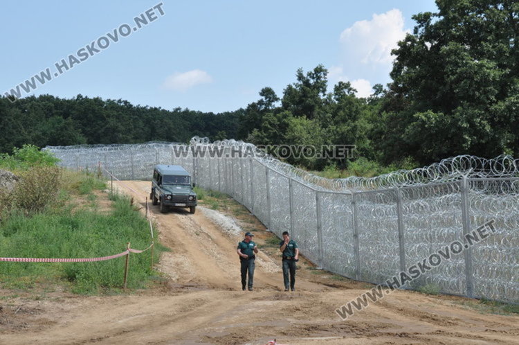 Искат постоянен арест за иракчанин, втори път минал границата незаконно