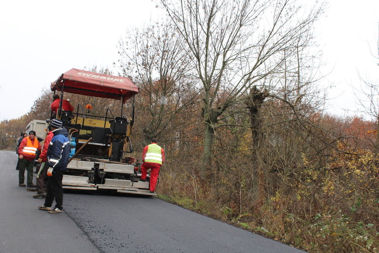 Пътят за Стамболийски вече почти готов