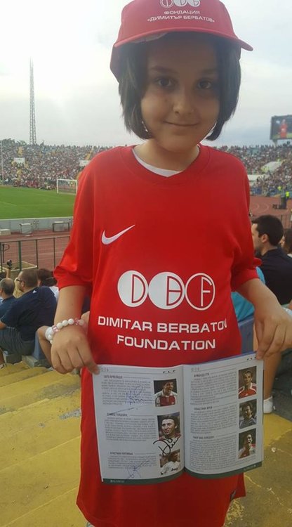 5 деца от школа „Вале“ и бадминтонист в алманаха на фондация „Бербатов“