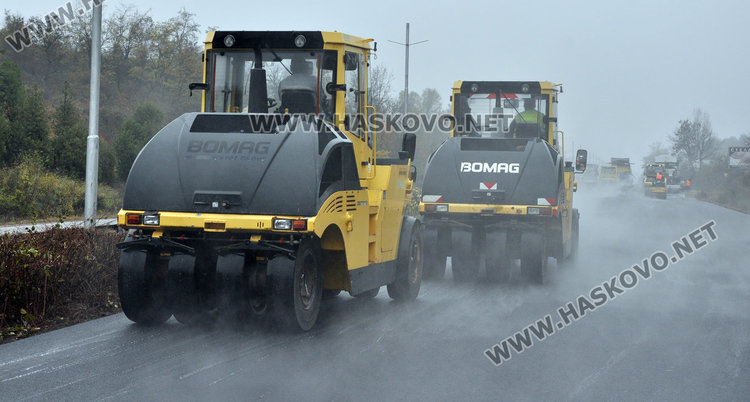 Пускат ремонтирания път от Димитровград към Хасково до седмица
