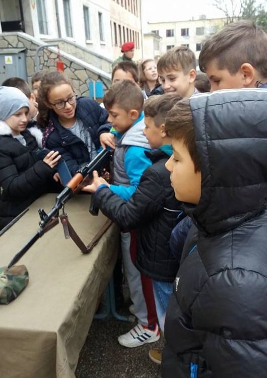 Алековци гостуваха на военното поделение в Хасково