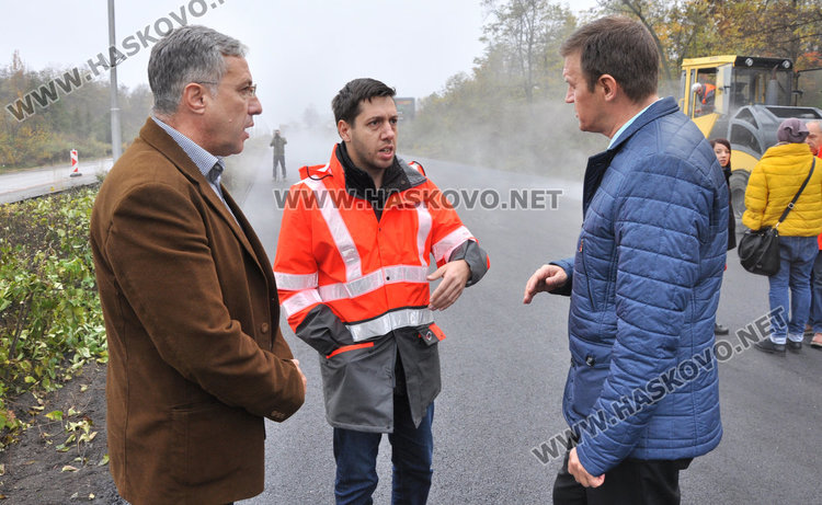 Пускат ремонтирания път от Димитровград към Хасково до седмица