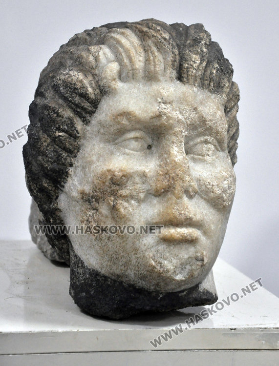 Главата на сатира, която е била реставрирана в София преди да бъде върната отново в Димитровград