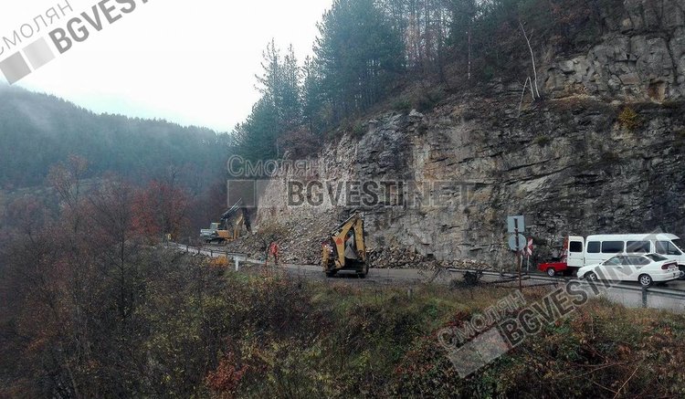 Ударно разширяват пътя през Върбинския мост към Кърджали