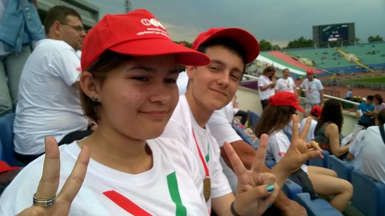 5 деца от школа „Вале“ и бадминтонист в алманаха на фондация „Бербатов“