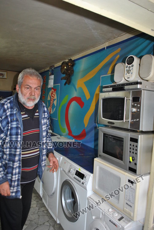 Потрошиха магазин посред бял ден в Хасково