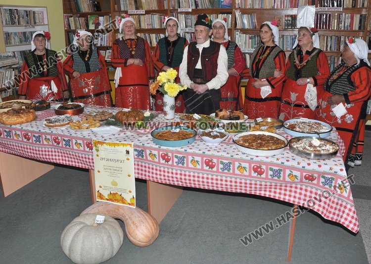 Майсторка на тиквен пай обра наградите от кулинарен конкурс в Долно Белево