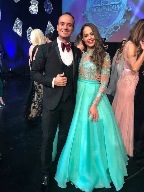 Красавиците Габриела и Мирослава със специални награди от „Мис България”