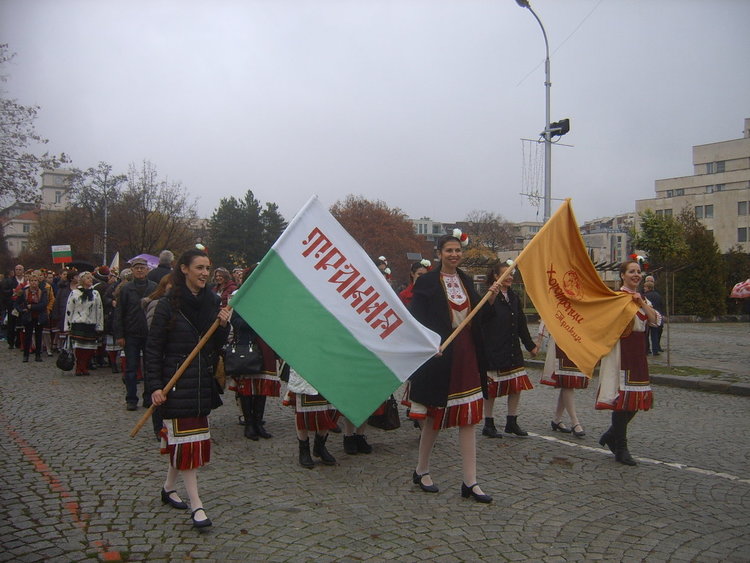 400 хоротропци на фестивала "Перпера" в Кърджали