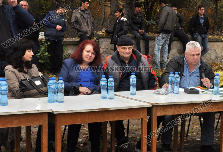 60 пехливани напрягат мишци в Свирково, голямата награда - теле 