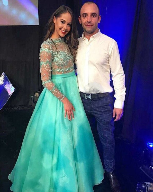 Красавиците Габриела и Мирослава със специални награди от „Мис България”