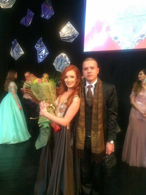 Красавиците Габриела и Мирослава със специални награди от „Мис България”