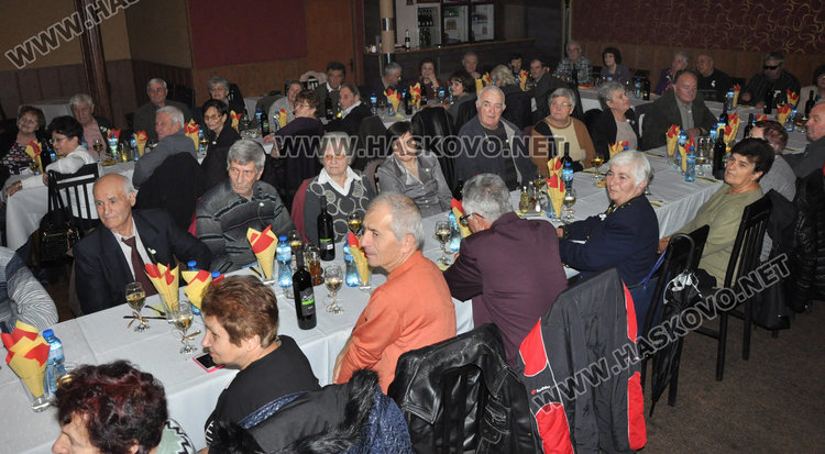 23 двойки отпразнуваха масова златна сватба в Харманли