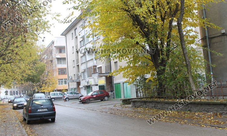 Забраниха паркирането по ул."Св. Климент Охридски", живеещи недоволстват