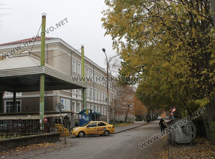 Забраниха паркирането по ул."Св. Климент Охридски", живеещи недоволстват