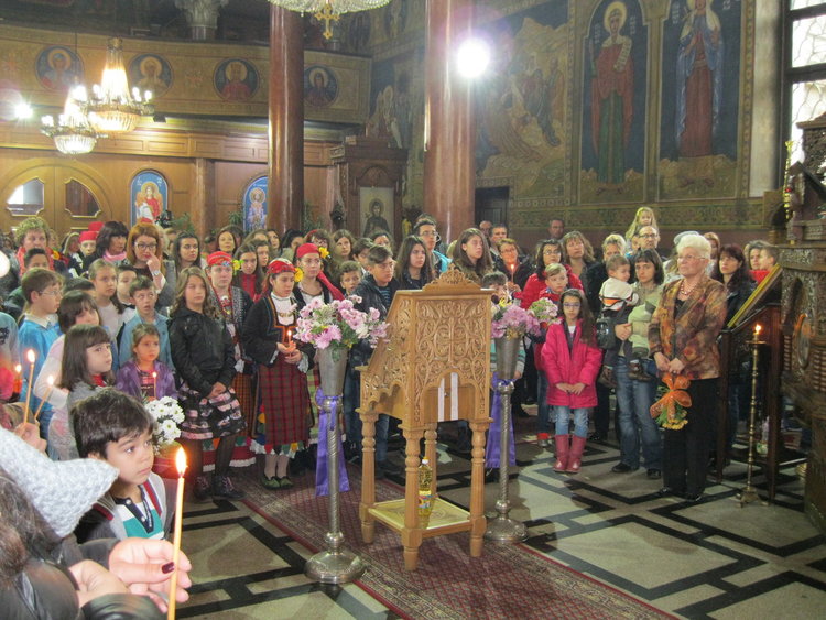 Пловдивска св. митрополия награди 8 смолянски деца в навечерието на празника Въведение Богородично