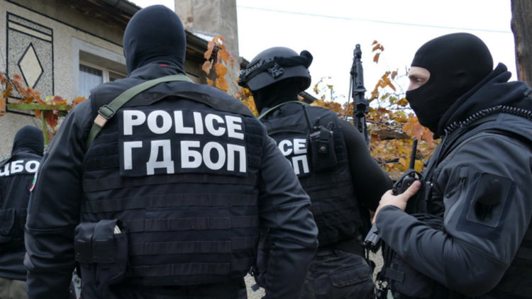 Разбиха наркогрупа в Перник