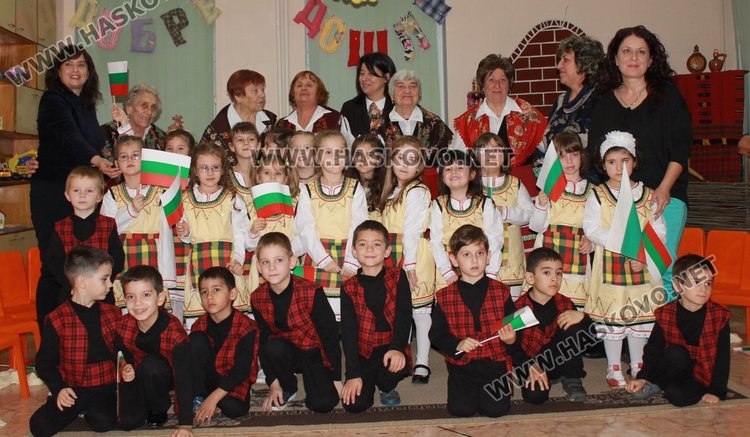 В градина "Звънче" почетоха с празник деня на християнското семейство