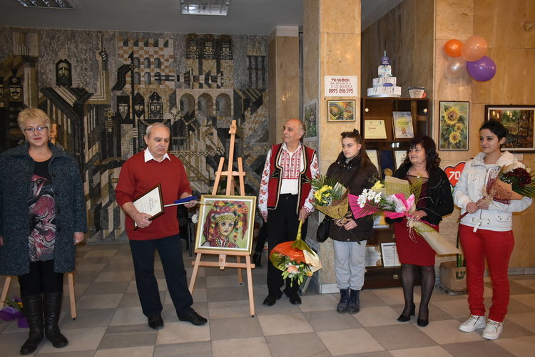 Ангел Тулев с плакет „Асеновград” за 70-годишния си рожден ден