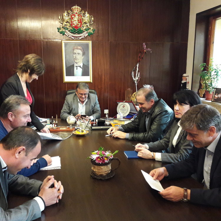 Народни представители и кметове на ГЕРБ се срещнаха с кмета Папазов