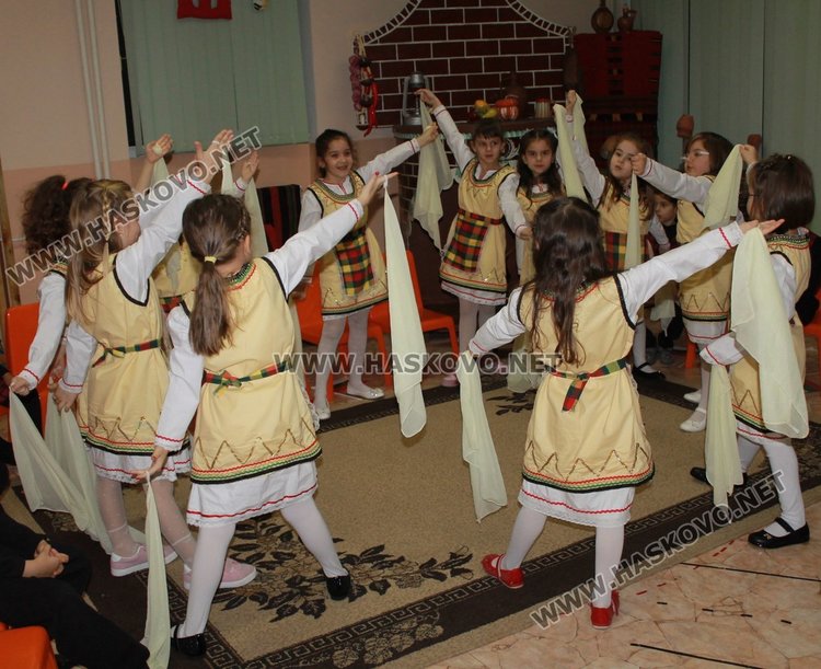 В градина "Звънче" почетоха с празник деня на християнското семейство