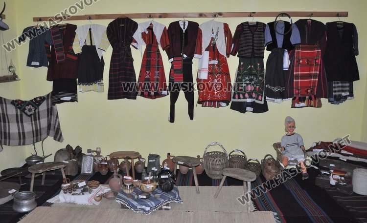 Богата музейна сбирка притежава читалището в Долно Белево