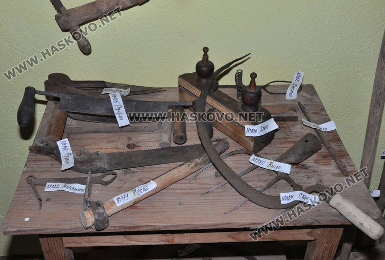 Богата музейна сбирка притежава читалището в Долно Белево