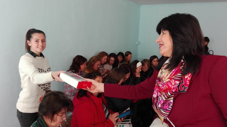 30 таблета за децата от Бенковски,придобиват компютърни умения в детската градина