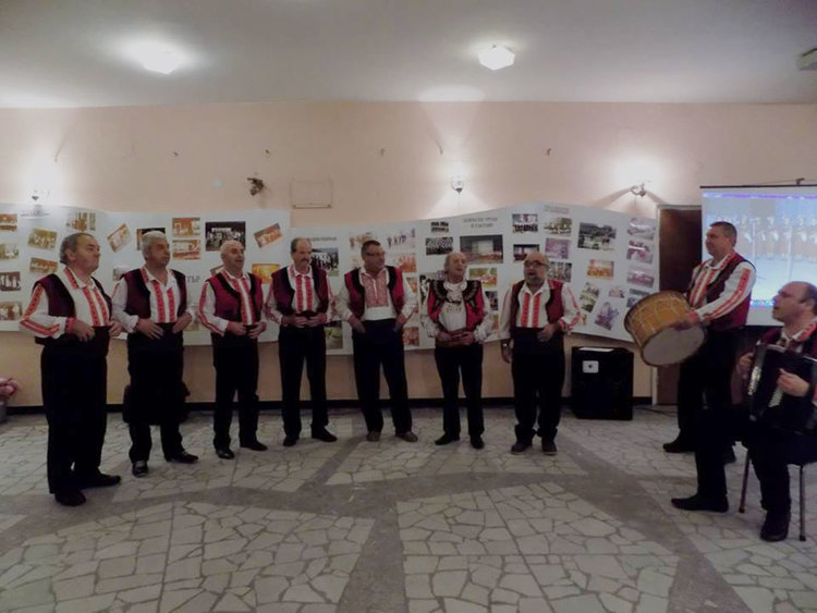 Фолклорните певчески групи в Дебър отбелязаха 30 годишна дейност