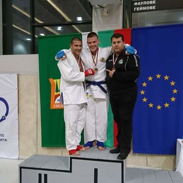С 9 медала завършиха смолянските бойци в битка с шампиони от световния подиум