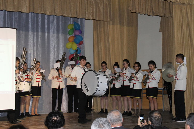 Езиковата:Магията, наречена творчество