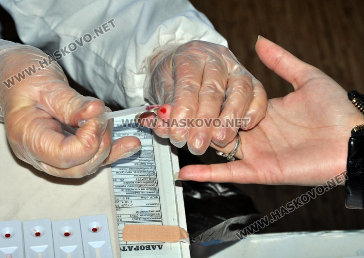 Наплив за изследване за СПИН в Езиковата